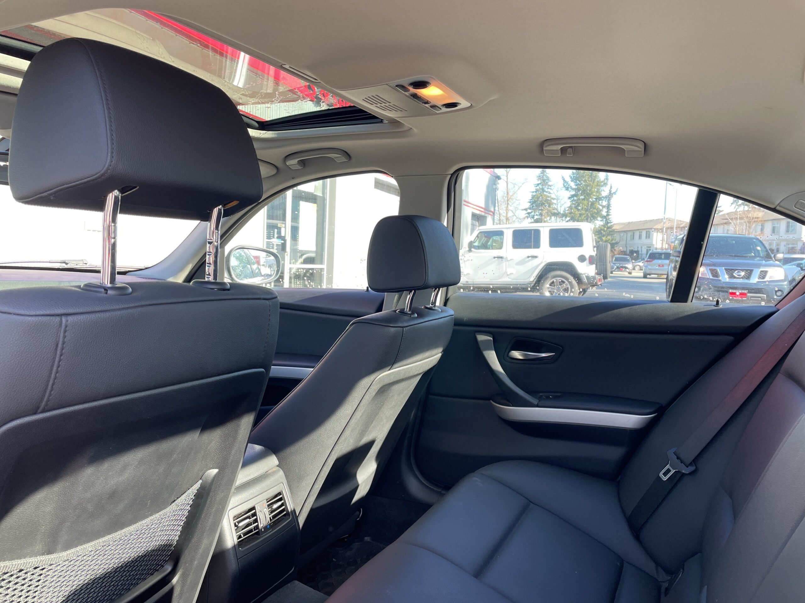 BMW-3_Series-2011 (10)